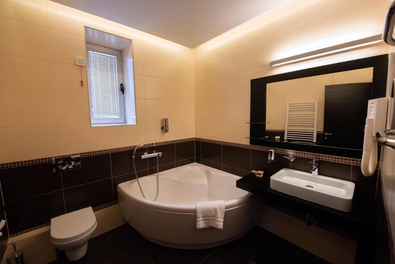 Hotel Sun Loznica Eksteriør billede