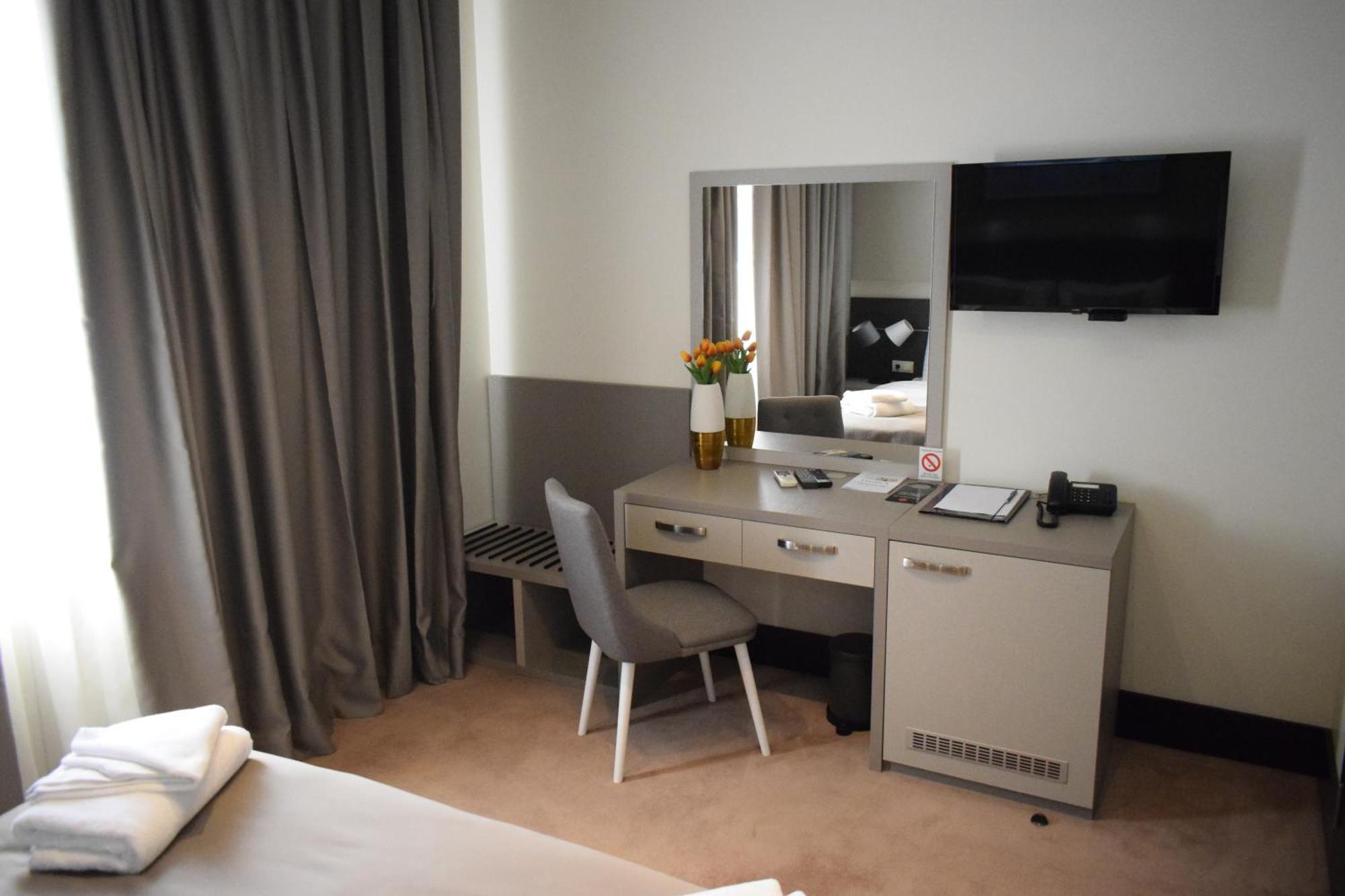Hotel Sun Loznica Eksteriør billede