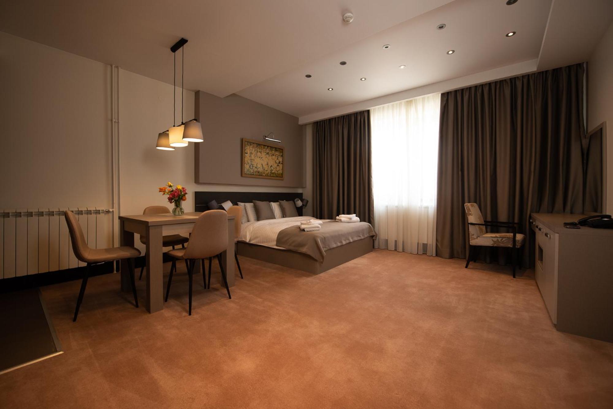 Hotel Sun Loznica Eksteriør billede